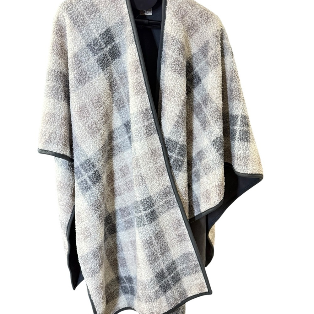 Parasuco Reversible Cozy Fleece Plaid Wrap Poncho – One Size (NWT)